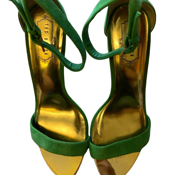 Ted Baker, London Green & Gold Julienne heels in size 39. Suede with ankle strap - Picture 2 of 7
